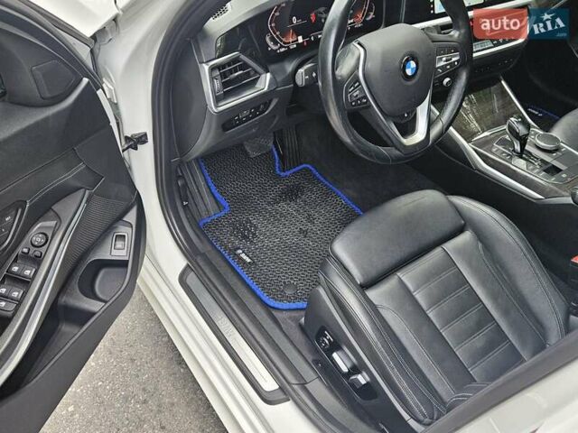 БМВ 3 Серия 2019 в Киеве на Automoto.ua Белый БМВ 3 Серия, объемом двигателя 2 л и пробегом 132 тыс. км за 25950 $, фото 18 на Automoto.ua