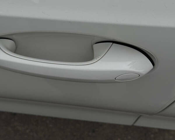 Белый БМВ 3 Серия, объемом двигателя 2 л и пробегом 99 тыс. км за 28000 $, фото 16 на Automoto.ua