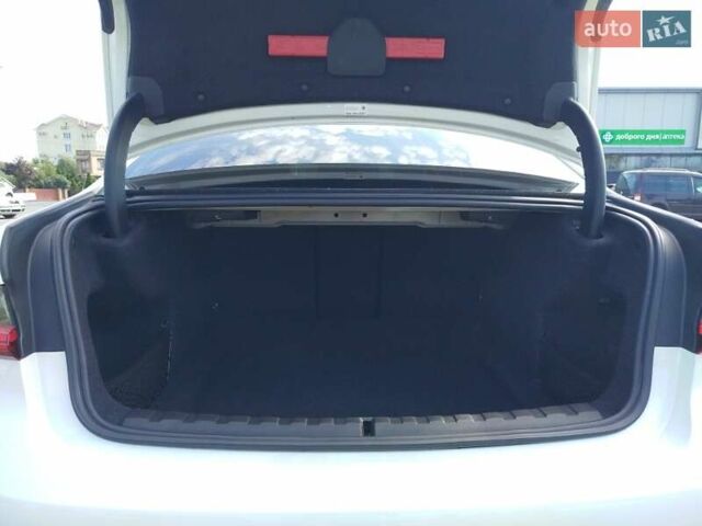 Белый БМВ 3 Серия, объемом двигателя 0 л и пробегом 116 тыс. км за 31500 $, фото 6 на Automoto.ua