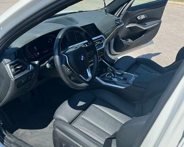 Білий БМВ 3 Серія, об'ємом двигуна 2 л та пробігом 103 тис. км за 30500 $, фото 4 на Automoto.ua