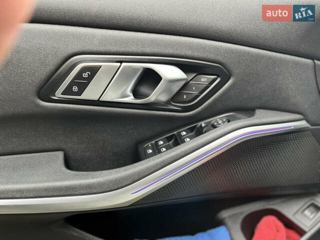 Білий БМВ 3 Серія, об'ємом двигуна 2 л та пробігом 54 тис. км за 27800 $, фото 19 на Automoto.ua