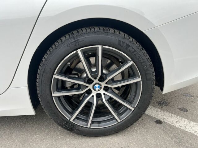 Білий БМВ 3 Серія, об'ємом двигуна 2 л та пробігом 112 тис. км за 29999 $, фото 21 на Automoto.ua