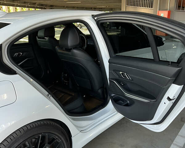 Белый БМВ 3 Серия, объемом двигателя 2 л и пробегом 54 тыс. км за 33200 $, фото 39 на Automoto.ua