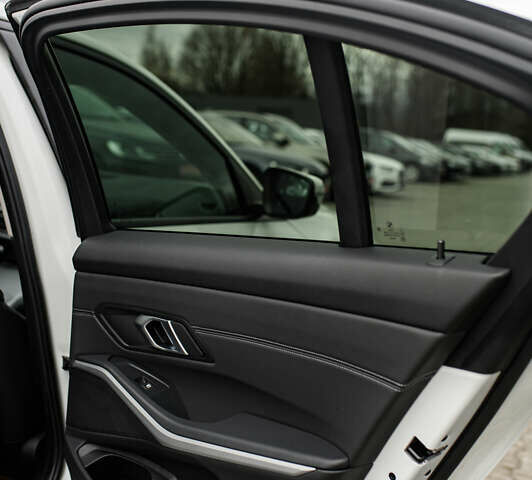 Белый БМВ 3 Серия, объемом двигателя 2 л и пробегом 163 тыс. км за 32500 $, фото 29 на Automoto.ua