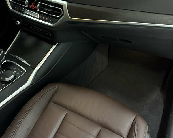 Білий БМВ 3 Серія, об'ємом двигуна 2 л та пробігом 36 тис. км за 35500 $, фото 22 на Automoto.ua