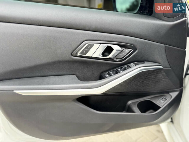 Білий БМВ 3 Серія, об'ємом двигуна 2 л та пробігом 169 тис. км за 24500 $, фото 13 на Automoto.ua