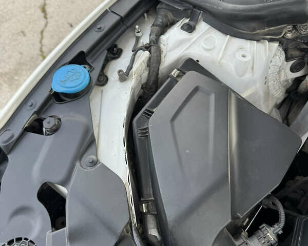 Белый БМВ 3 Серия, объемом двигателя 2 л и пробегом 112 тыс. км за 24000 $, фото 33 на Automoto.ua