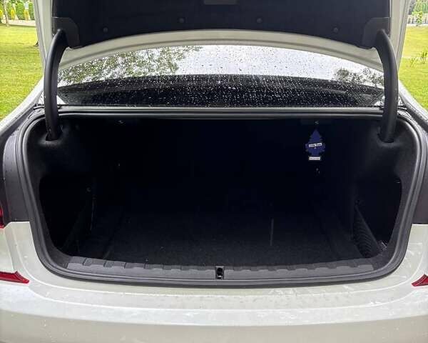 Білий БМВ 3 Серія, об'ємом двигуна 3 л та пробігом 142 тис. км за 48900 $, фото 13 на Automoto.ua