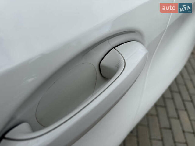 Білий БМВ 3 Серія, об'ємом двигуна 2 л та пробігом 169 тис. км за 24500 $, фото 25 на Automoto.ua