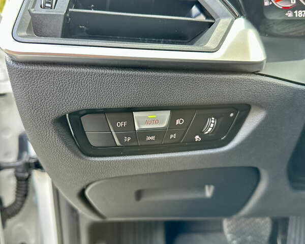 Белый БМВ 3 Серия, объемом двигателя 2 л и пробегом 116 тыс. км за 27500 $, фото 29 на Automoto.ua