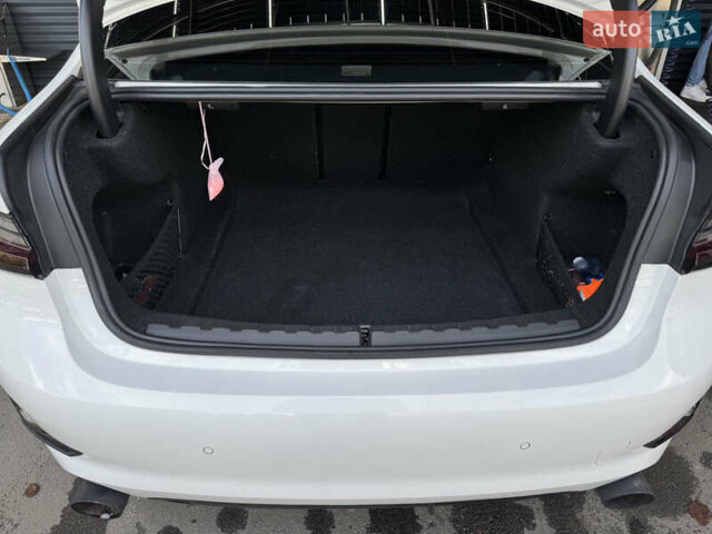 Белый БМВ 3 Серия, объемом двигателя 2 л и пробегом 112 тыс. км за 24000 $, фото 35 на Automoto.ua