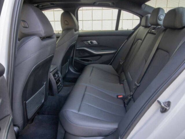 БМВ 3 Серия 2020 в Ровно на Automoto.ua Белый БМВ 3 Серия, объемом двигателя 3 л и пробегом 40 тыс. км за 30300 $, фото 15 на Automoto.ua