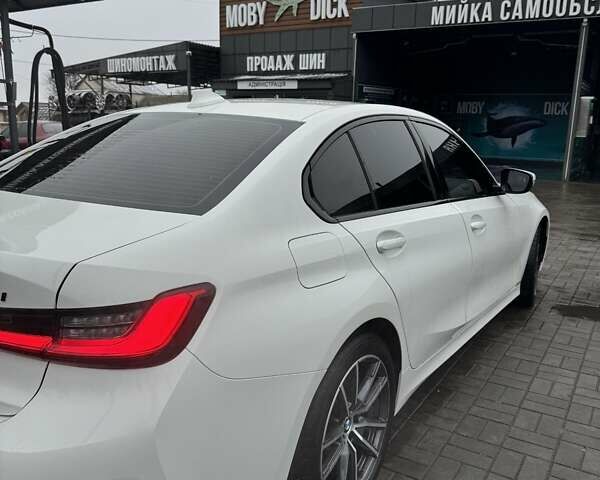 Белый БМВ 3 Серия, объемом двигателя 2 л и пробегом 60 тыс. км за 31000 $, фото 4 на Automoto.ua