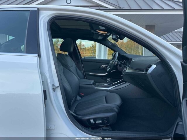 Белый БМВ 3 Серия, объемом двигателя 2 л и пробегом 27 тыс. км за 9200 $, фото 4 на Automoto.ua