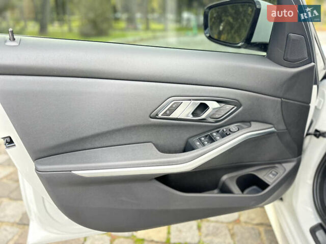 Белый БМВ 3 Серия, объемом двигателя 2 л и пробегом 116 тыс. км за 27500 $, фото 32 на Automoto.ua