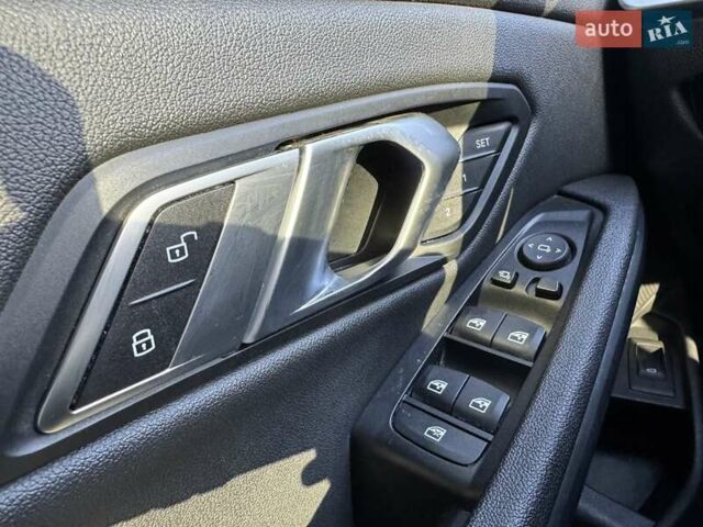 Белый БМВ 3 Серия, объемом двигателя 2 л и пробегом 136 тыс. км за 25500 $, фото 8 на Automoto.ua