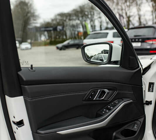 Белый БМВ 3 Серия, объемом двигателя 2 л и пробегом 163 тыс. км за 32500 $, фото 31 на Automoto.ua