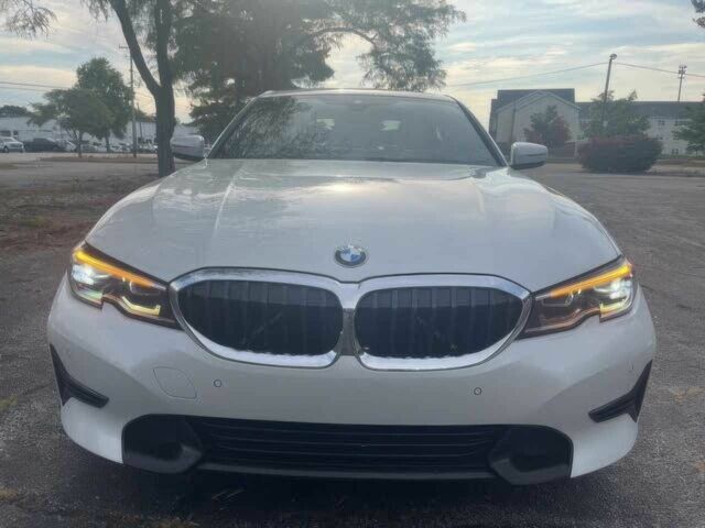 Білий БМВ 3 Серія, об'ємом двигуна 2 л та пробігом 47 тис. км за 17800 $, фото 1 на Automoto.ua