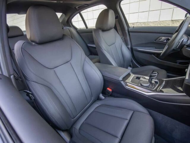 БМВ 3 Серия 2020 в Ровно на Automoto.ua Белый БМВ 3 Серия, объемом двигателя 3 л и пробегом 40 тыс. км за 30300 $, фото 8 на Automoto.ua