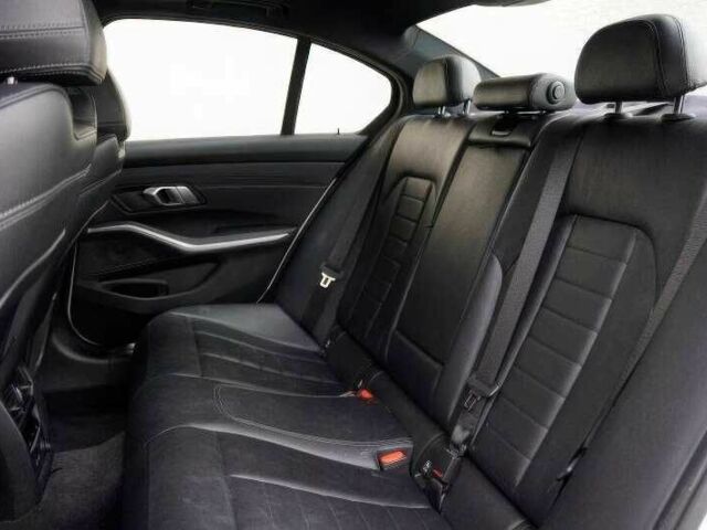 Білий БМВ 3 Серія, об'ємом двигуна 3 л та пробігом 66 тис. км за 15000 $, фото 12 на Automoto.ua
