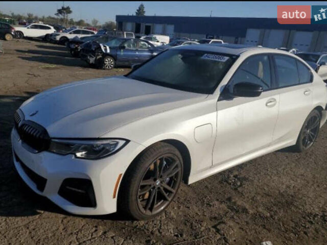 Белый БМВ 3 Серия, объемом двигателя 2 л и пробегом 50 тыс. км за 20200 $, фото 2 на Automoto.ua