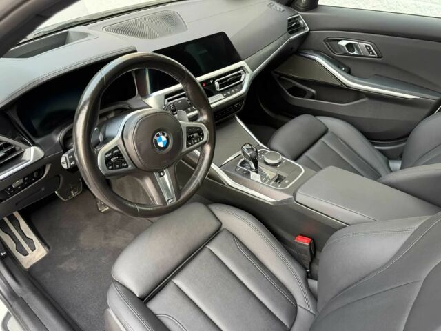 БМВ 3 Серия 2021 в Кривом Роге на Automoto.ua Белый БМВ 3 Серия, объемом двигателя 3 л и пробегом 28 тыс. км за 15400 $, фото 10 на Automoto.ua