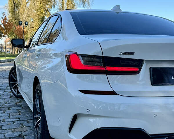 БМВ 3 Серія 2021 у Києві на Automoto.ua Білий БМВ 3 Серія, об'ємом двигуна 0 л та пробігом 23 тис. км за 28888 $, фото 103 на Automoto.ua
