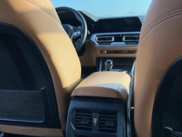 Білий БМВ 3 Серія, об'ємом двигуна 2 л та пробігом 34 тис. км за 17600 $, фото 3 на Automoto.ua