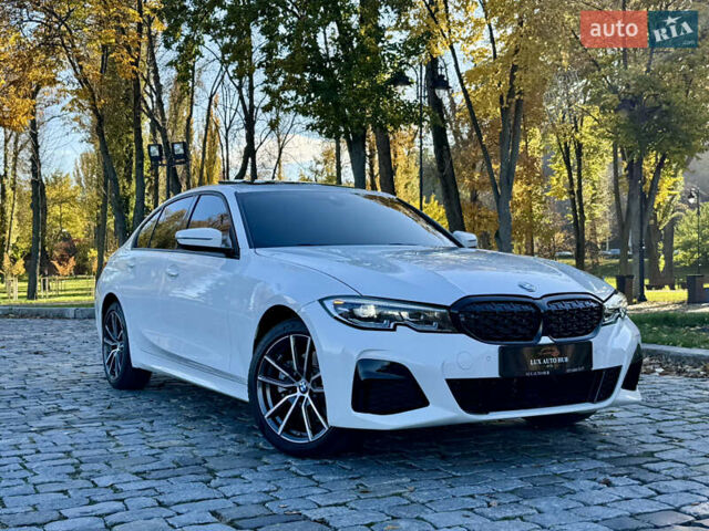 БМВ 3 Серія 2021 у Києві на Automoto.ua Білий БМВ 3 Серія, об'ємом двигуна 0 л та пробігом 23 тис. км за 28888 $, фото 102 на Automoto.ua