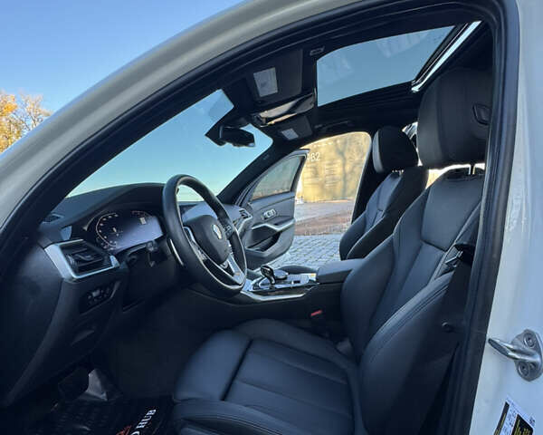 БМВ 3 Серія 2021 у Києві на Automoto.ua Білий БМВ 3 Серія, об'ємом двигуна 0 л та пробігом 23 тис. км за 28888 $, фото 81 на Automoto.ua