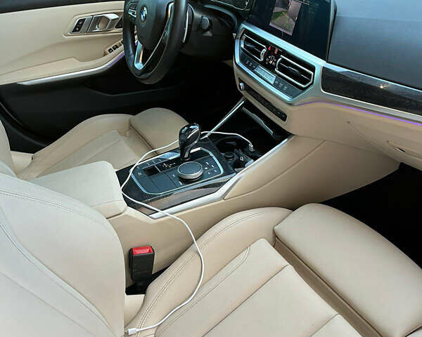 Белый БМВ 3 Серия, объемом двигателя 2 л и пробегом 74 тыс. км за 31000 $, фото 3 на Automoto.ua