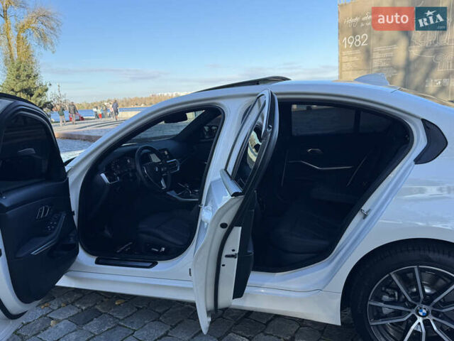 БМВ 3 Серія 2021 у Києві на Automoto.ua Білий БМВ 3 Серія, об'ємом двигуна 0 л та пробігом 23 тис. км за 28888 $, фото 61 на Automoto.ua