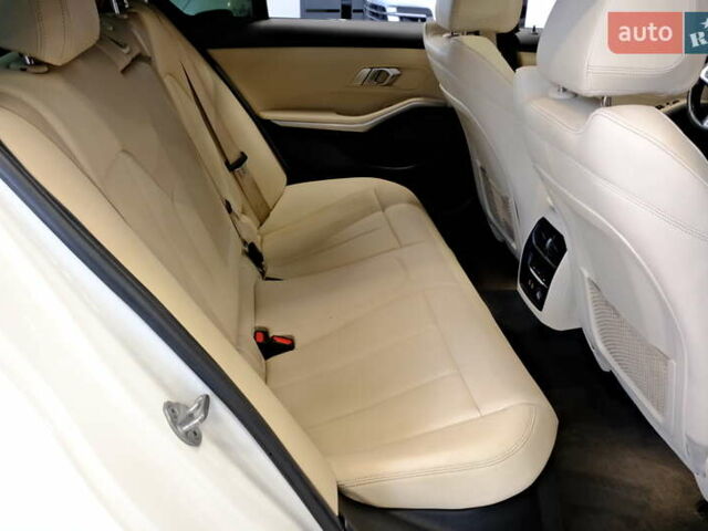 Белый БМВ 3 Серия, объемом двигателя 2 л и пробегом 69 тыс. км за 26900 $, фото 33 на Automoto.ua