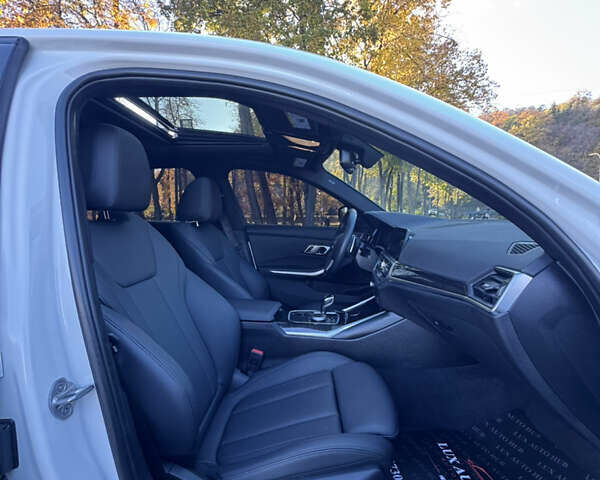 БМВ 3 Серія 2021 у Києві на Automoto.ua Білий БМВ 3 Серія, об'ємом двигуна 0 л та пробігом 23 тис. км за 28888 $, фото 49 на Automoto.ua