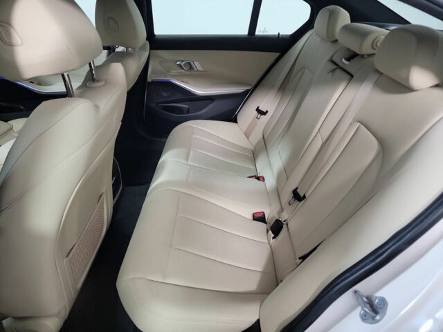 БМВ 3 Серія 2021 у Києві на Automoto.ua Білий БМВ 3 Серія, об'ємом двигуна 2 л та пробігом 5 тис. км за 24000 $, фото 9 на Automoto.ua