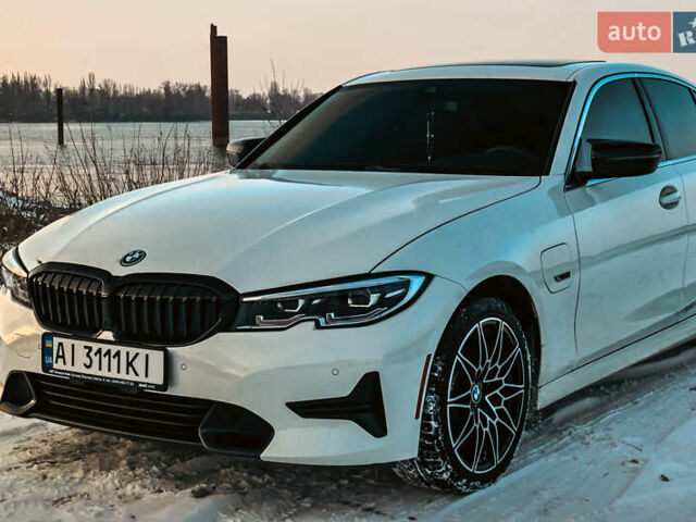 Белый БМВ 3 Серия, объемом двигателя 2 л и пробегом 50 тыс. км за 37500 $, фото 3 на Automoto.ua