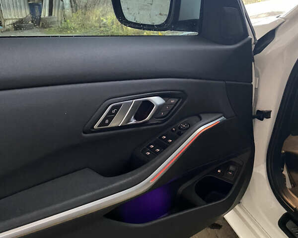 Белый БМВ 3 Серия, объемом двигателя 2 л и пробегом 15 тыс. км за 35500 $, фото 28 на Automoto.ua