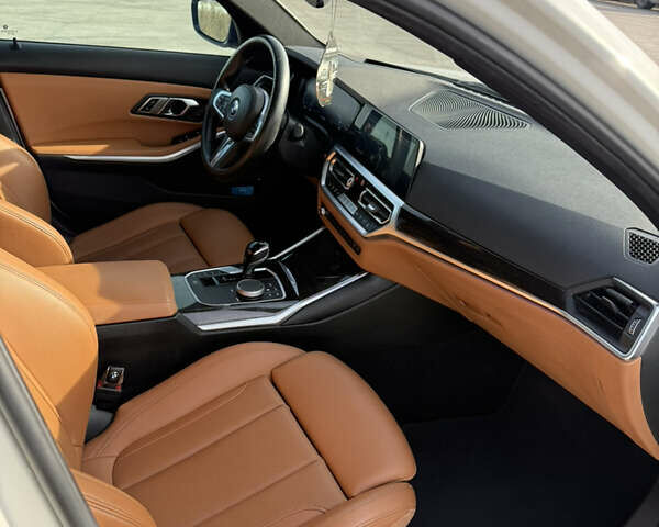 Белый БМВ 3 Серия, объемом двигателя 2 л и пробегом 114 тыс. км за 38000 $, фото 7 на Automoto.ua