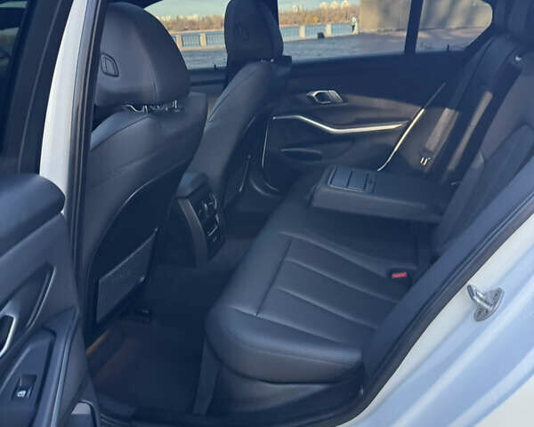 БМВ 3 Серія 2021 у Києві на Automoto.ua Білий БМВ 3 Серія, об'ємом двигуна 0 л та пробігом 23 тис. км за 28888 $, фото 43 на Automoto.ua