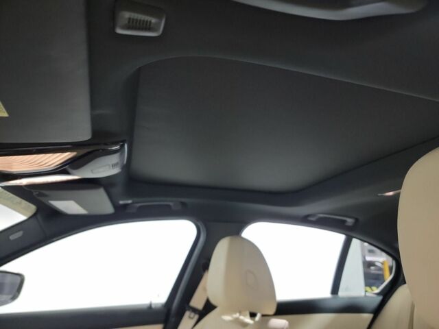 БМВ 3 Серія 2021 у Києві на Automoto.ua Білий БМВ 3 Серія, об'ємом двигуна 2 л та пробігом 5 тис. км за 24000 $, фото 12 на Automoto.ua