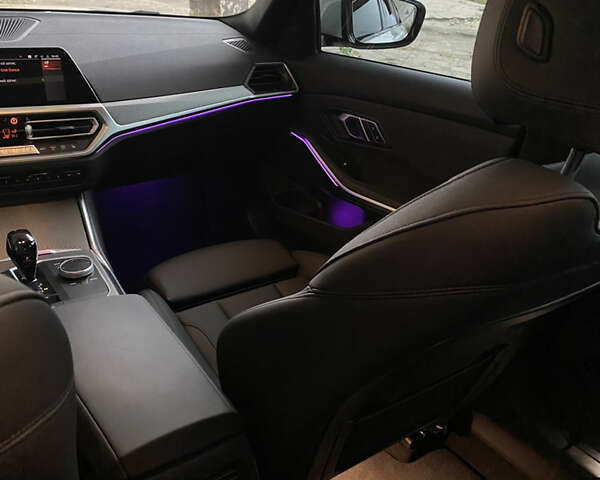 Белый БМВ 3 Серия, объемом двигателя 2 л и пробегом 15 тыс. км за 35500 $, фото 23 на Automoto.ua