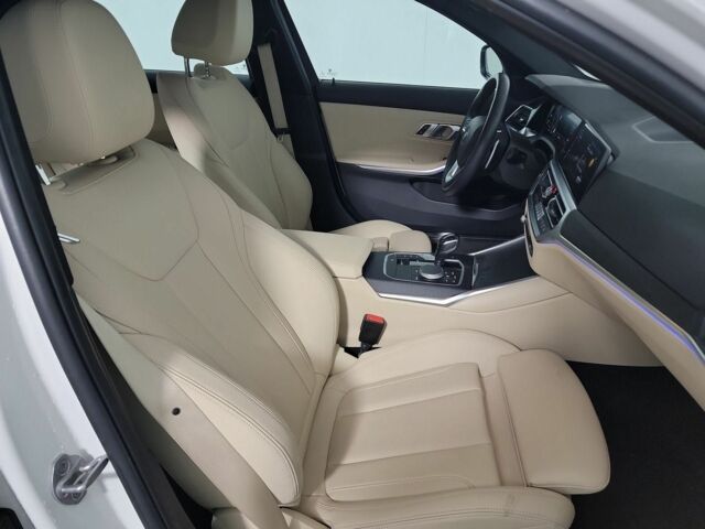 БМВ 3 Серія 2021 у Києві на Automoto.ua Білий БМВ 3 Серія, об'ємом двигуна 2 л та пробігом 5 тис. км за 24000 $, фото 7 на Automoto.ua