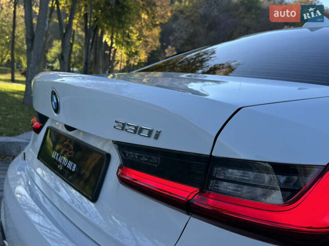 БМВ 3 Серія 2021 у Києві на Automoto.ua Білий БМВ 3 Серія, об'ємом двигуна 0 л та пробігом 23 тис. км за 28888 $, фото 113 на Automoto.ua