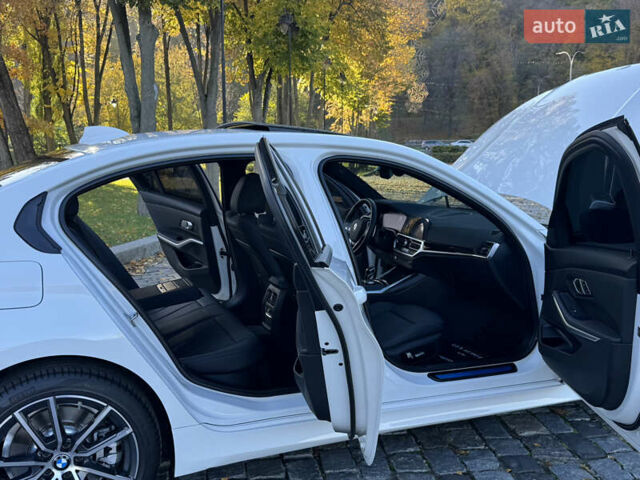 БМВ 3 Серія 2021 у Києві на Automoto.ua Білий БМВ 3 Серія, об'ємом двигуна 0 л та пробігом 23 тис. км за 28888 $, фото 58 на Automoto.ua
