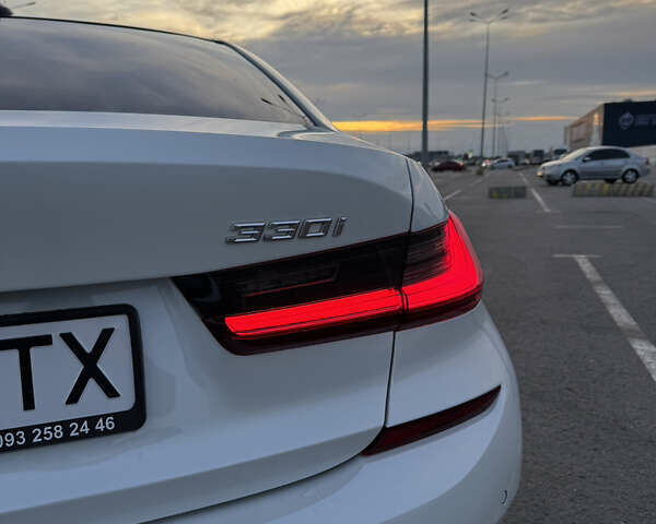 БМВ 3 Серія 2021 у Львові на Automoto.ua Білий БМВ 3 Серія, об'ємом двигуна 2 л та пробігом 67 тис. км за 29900 $, фото 11 на Automoto.ua