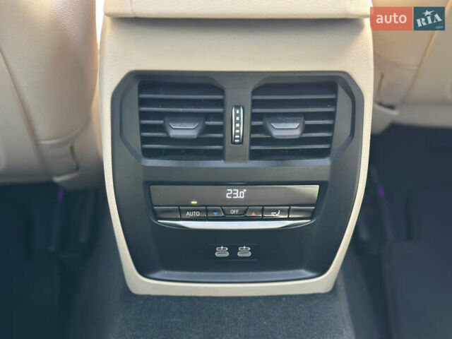 БМВ 3 Серия 2021 в Львове на Automoto.ua Белый БМВ 3 Серия, объемом двигателя 2 л и пробегом 49 тыс. км за 32000 $, фото 11 на Automoto.ua