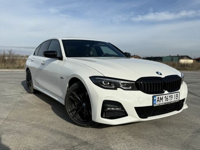 Белый БМВ 3 Серия, объемом двигателя 2 л и пробегом 114 тыс. км за 38000 $, фото 1 на Automoto.ua