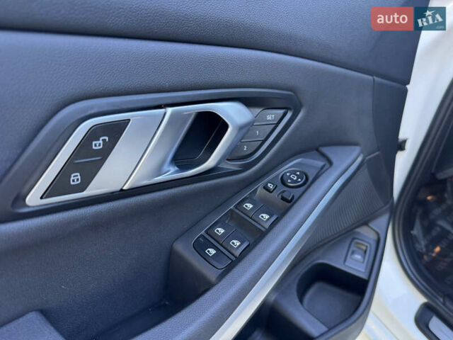 БМВ 3 Серія 2021 у Києві на Automoto.ua Білий БМВ 3 Серія, об'ємом двигуна 0 л та пробігом 23 тис. км за 28888 $, фото 38 на Automoto.ua