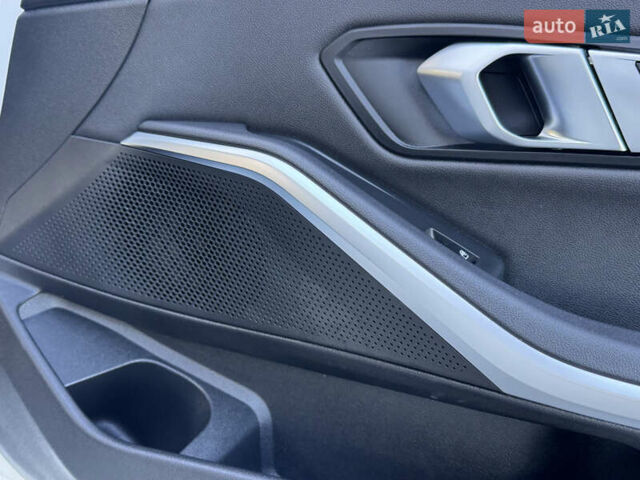 БМВ 3 Серія 2021 у Києві на Automoto.ua Білий БМВ 3 Серія, об'ємом двигуна 0 л та пробігом 23 тис. км за 28888 $, фото 64 на Automoto.ua