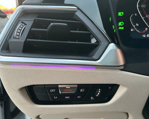 Білий БМВ 3 Серія, об'ємом двигуна 2 л та пробігом 54 тис. км за 32500 $, фото 19 на Automoto.ua